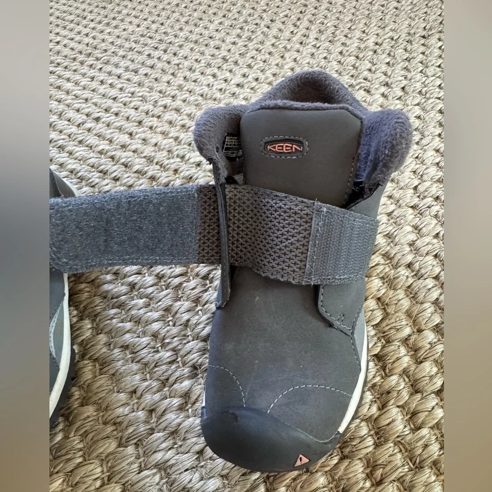 Keen Kids Winter Gray‎ Boots Waterproof Insulated Toddler Size 11